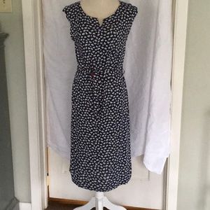 Agnes B navy blue dress size 2 (6-8 US) good condition. Tie waist. Chic!